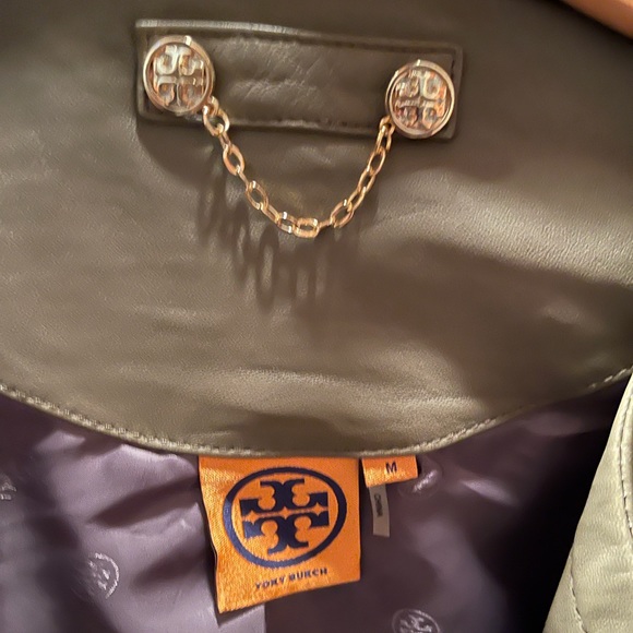 Woman green leather jacket with sweater leaves - Picture 5 of 5